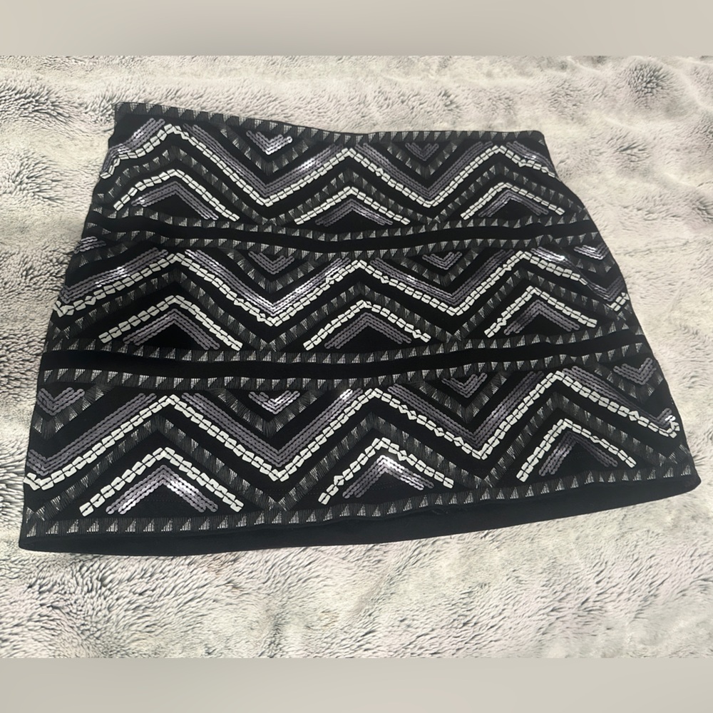 Express, Medium, mini skirt, Aztec theme black/silver/white sequins, NWOT